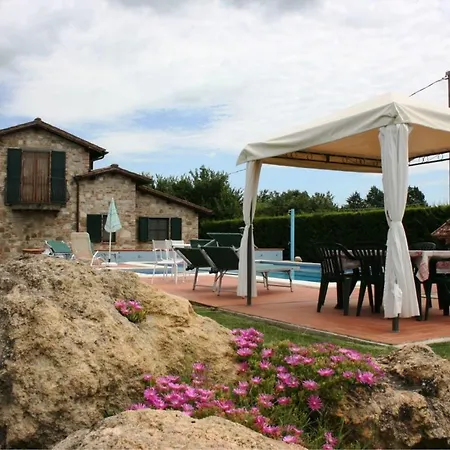 I Bertoni Sleeps 8 Pool Wifi וילה